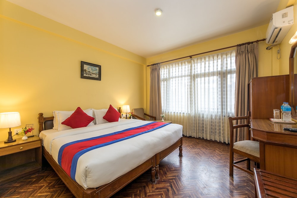 Deluxe Double or Twin Room - Photo 8
