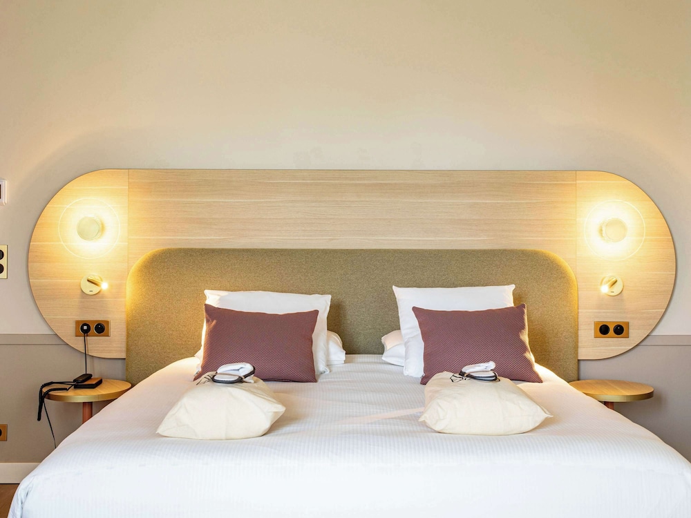 Privilege, Room, 1 King Bed - Photo 8