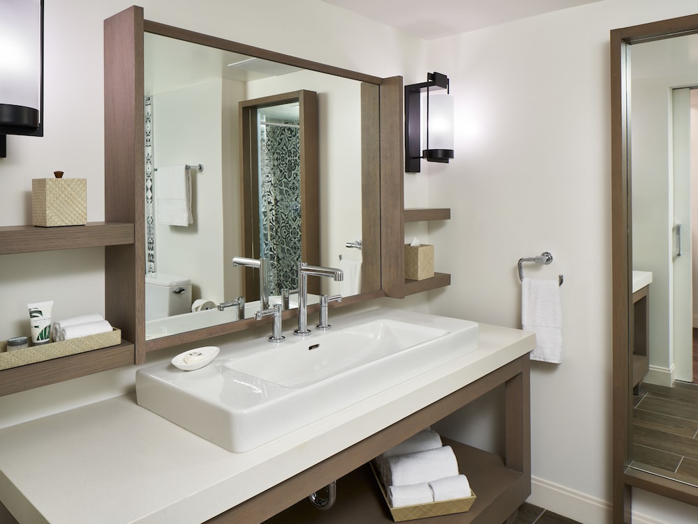 Room, 1 King Bed (hammock View)