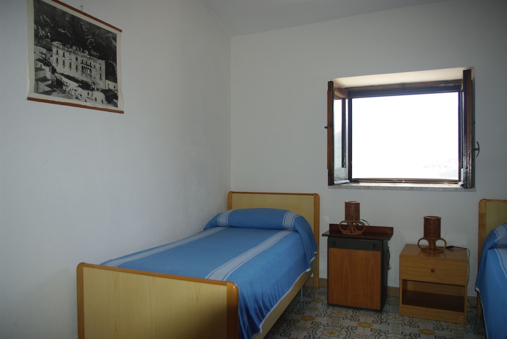 Classic Double or Twin Room, Mountain View photo 1
