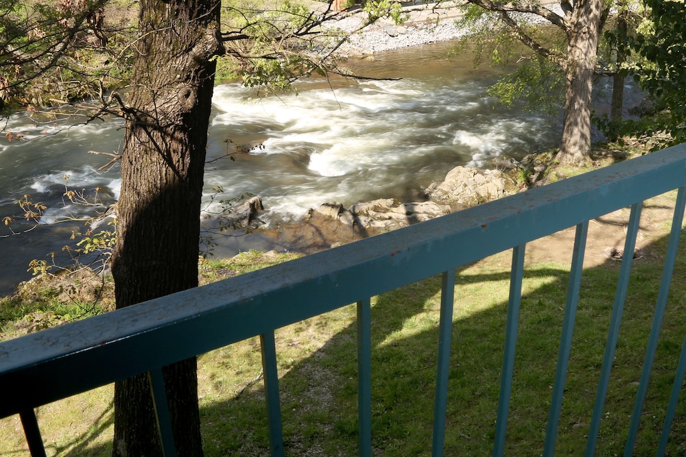 Standard Room, Kitchenette, River View - Photo 4