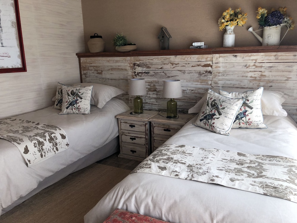 Standard House, 2 Bedrooms, 2 Bathrooms photo 2
