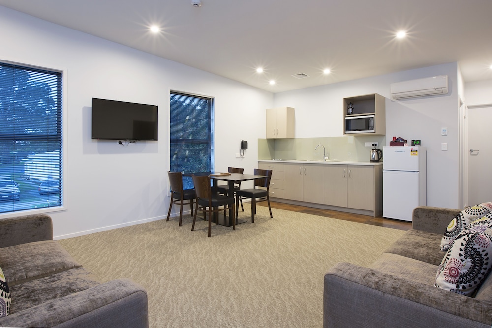 Standard Suite, 1 Bedroom, Non Smoking, Kitchenette (Apartment) photo 1