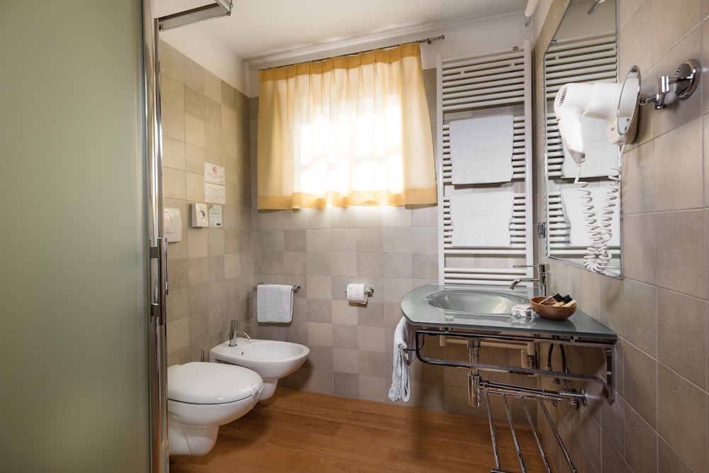Double Room - Photo 6