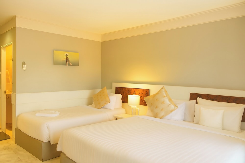 Superior Triple Room with River View