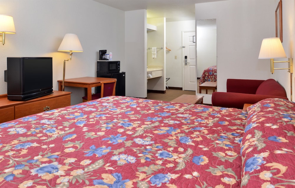 Room, 2 Queen Beds, Accessible, Non Smoking photo 2