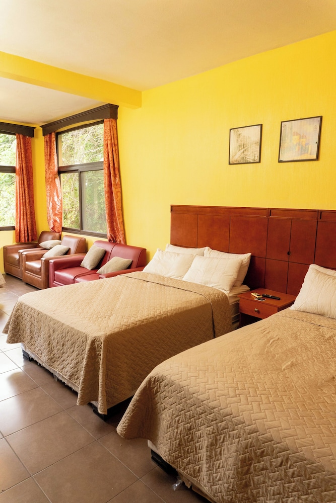 Family Quadruple Room photo 2