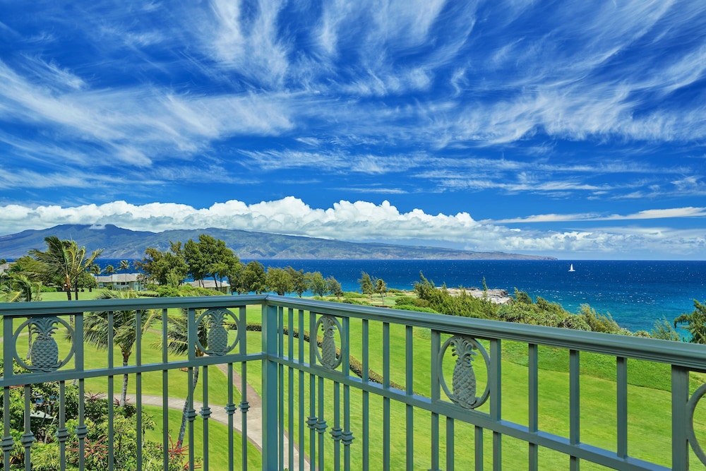 Club Single Room, 1 King Bed With Sofa Bed, Club Lounge Access