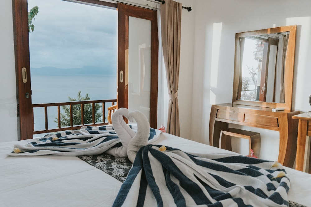 Deluxe Double Room, 1 Queen Bed, Sea View, Poolside - Photo 4