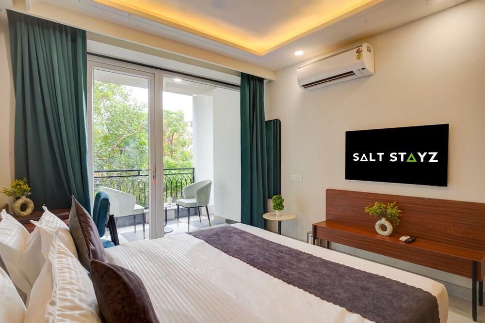 Superior Double Room, City View photo 2