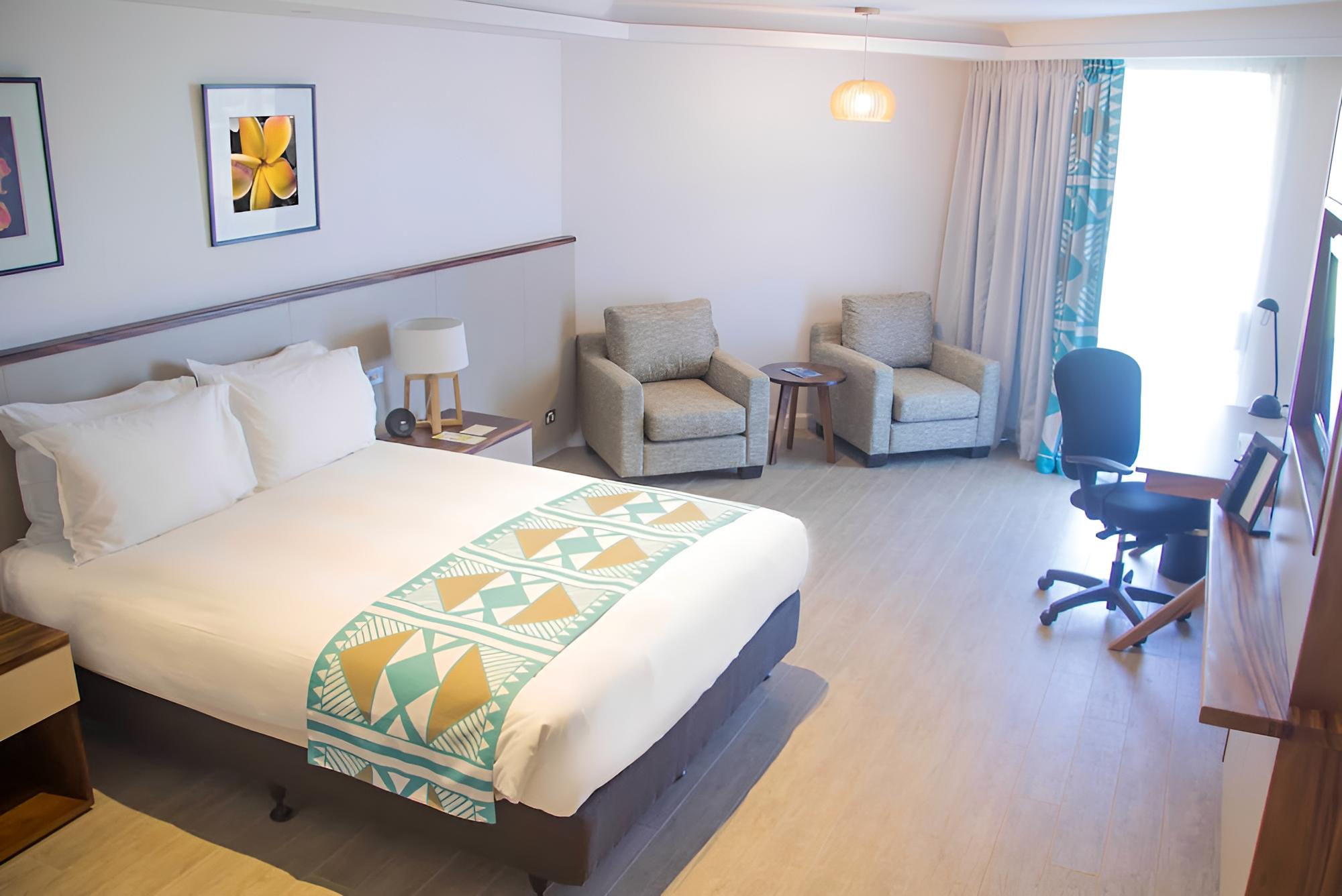 Premium Room, 1 King Bed, Balcony (Ocean Sunset View) - Photo 3