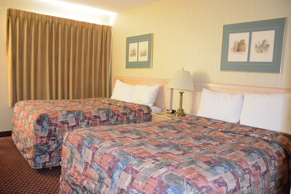 Standard Room, 2 Queen Beds, Smoking photo 1