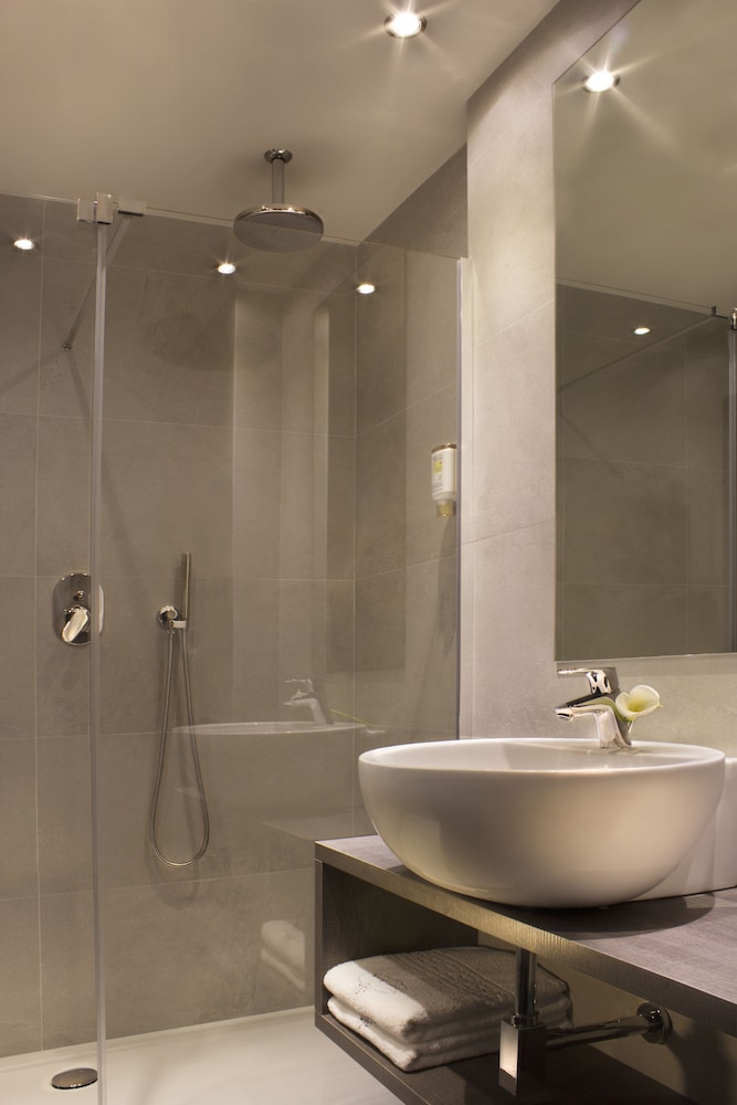Executive Double or Twin Room, Balcony, Lake View photo 3