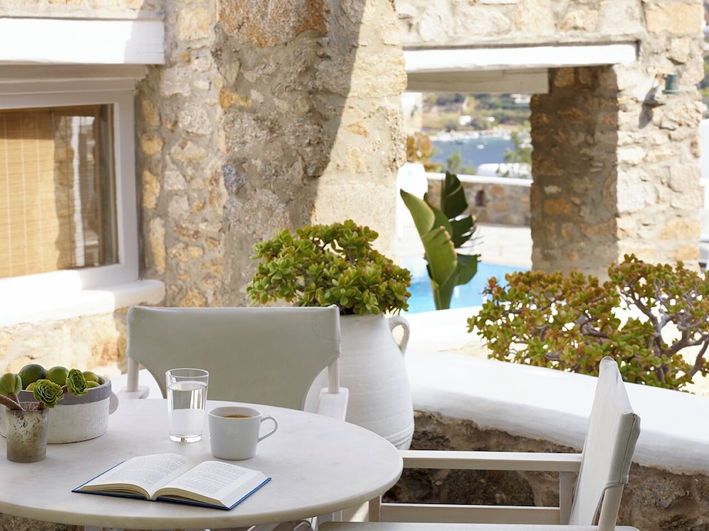 Pleasant Suite, Sea View