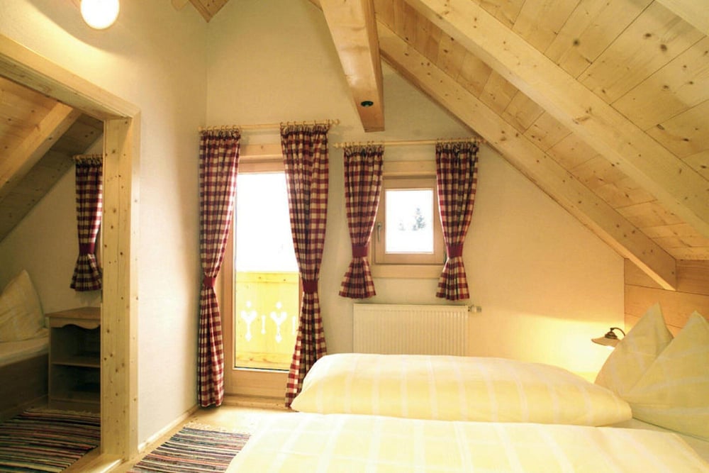 Deluxe Chalet, 4 Bedrooms photo 1