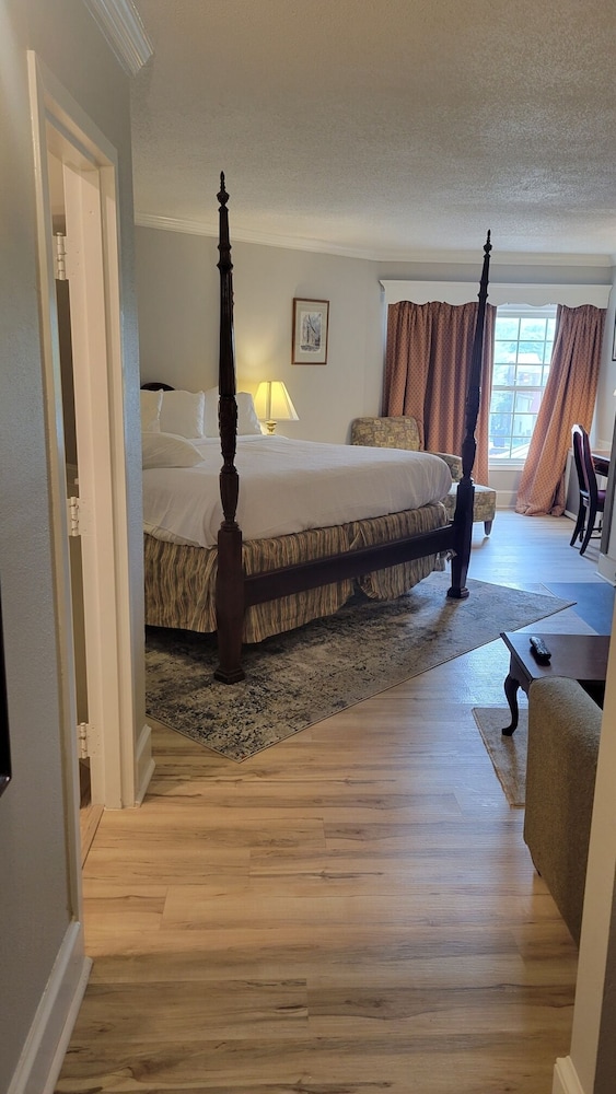 Elite Suite