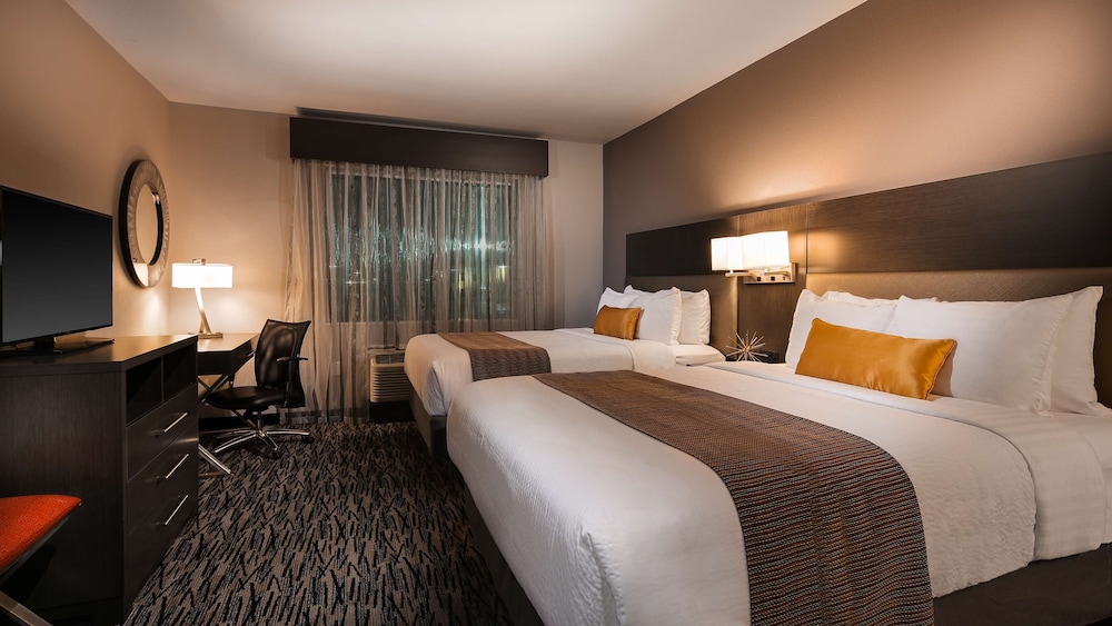 Suite, 2 Queen Beds, Non Smoking, Kitchen (Dining Table, Full Kitchen) photo 3