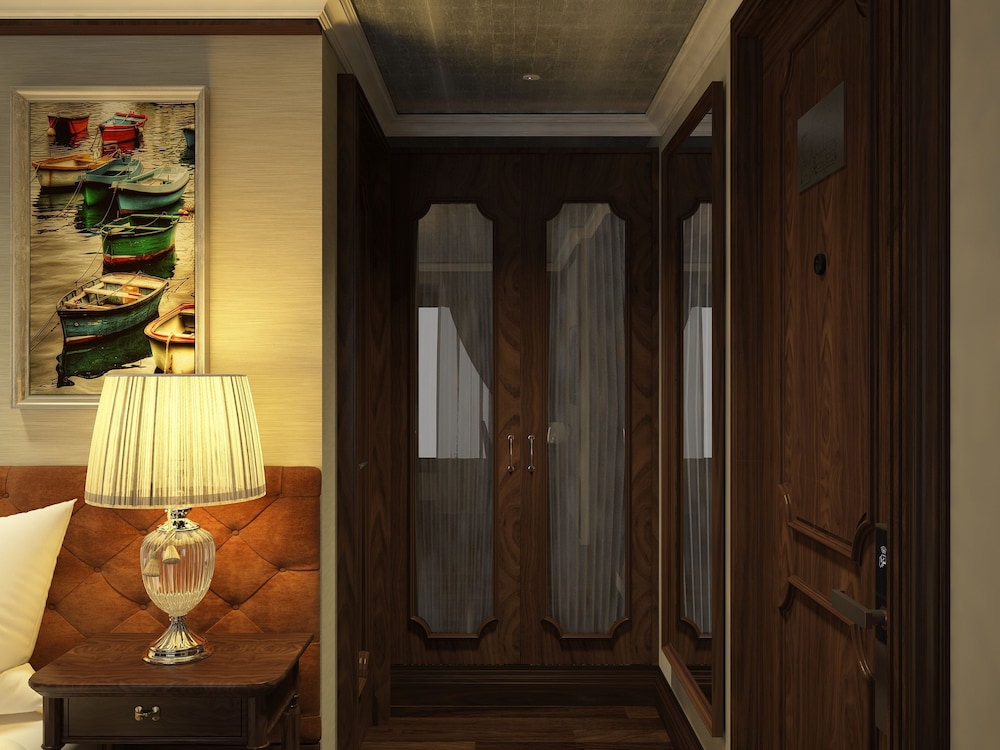 Elegant Balcony Suite - Double Bed - Full Board 2d1n photo 2