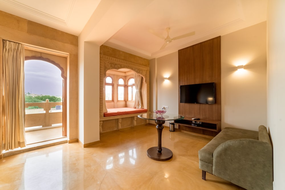 King Suite Room - Photo 2