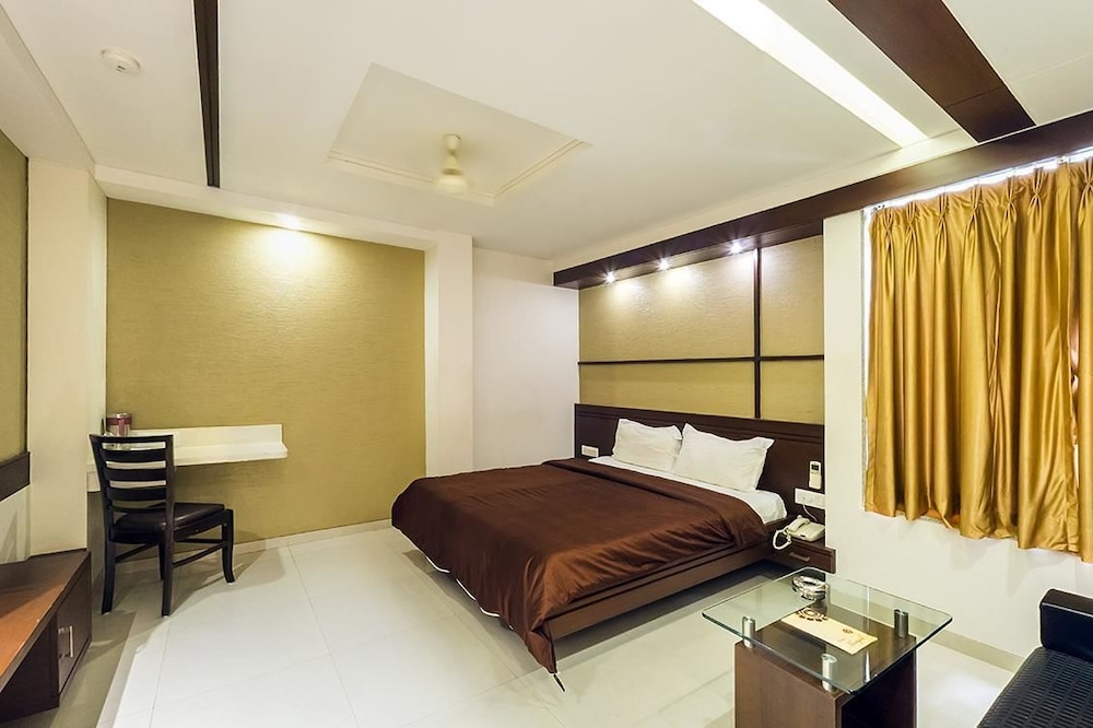 Deluxe Double or Twin Room, 1 Large Twin Bed, Non Smoking - Photo 1
