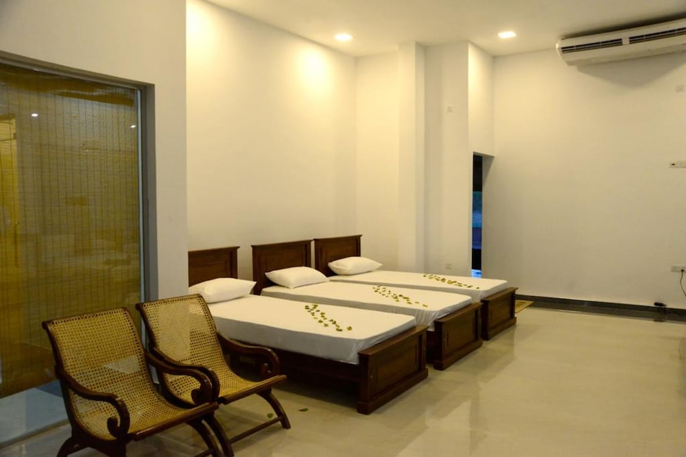 Superior Double Room, 2 Queen Beds, Private Bathroom, Garden View photo 2