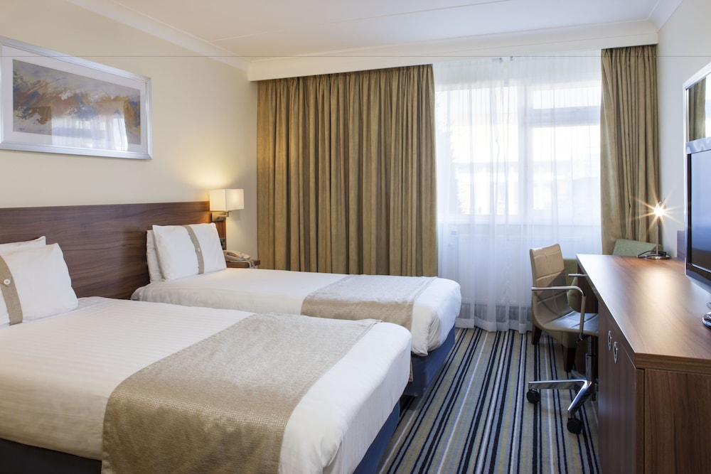 Standard Room, Multiple Beds - Photo 1