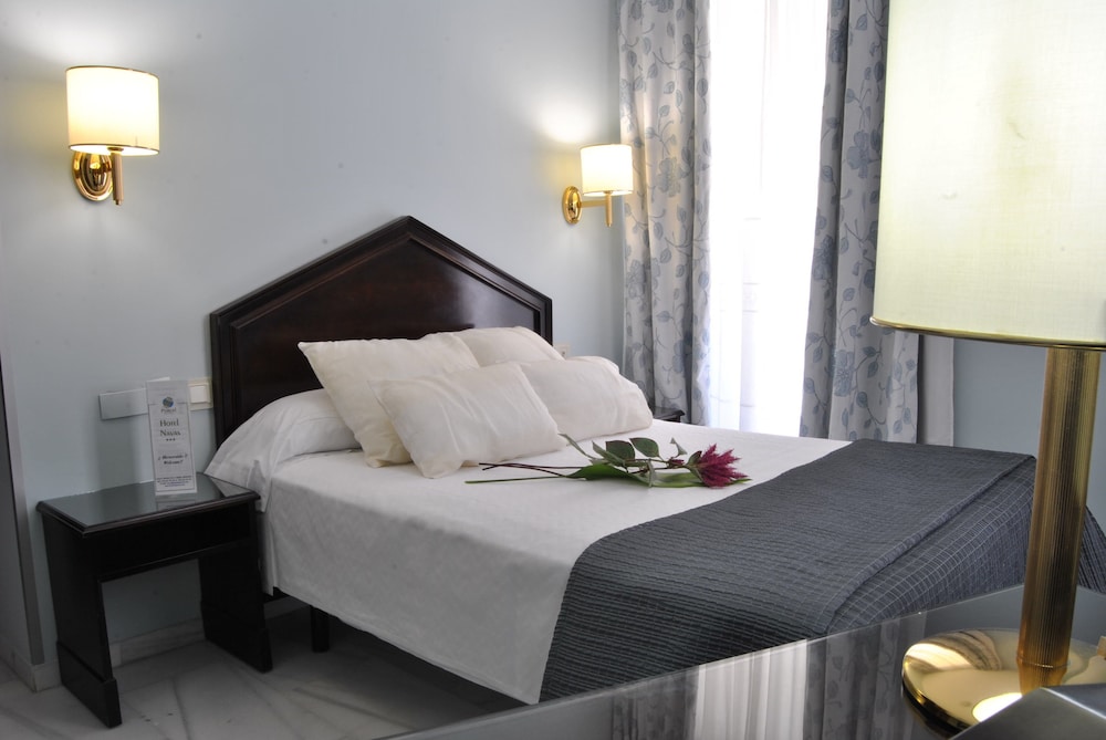 Standard Double or Twin Room - Photo 4