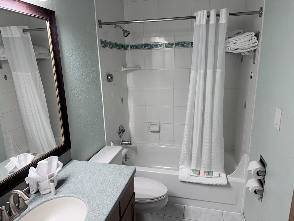 Executive Suite, 1 King Bed with Sofa bed, Ocean View - Photo 5