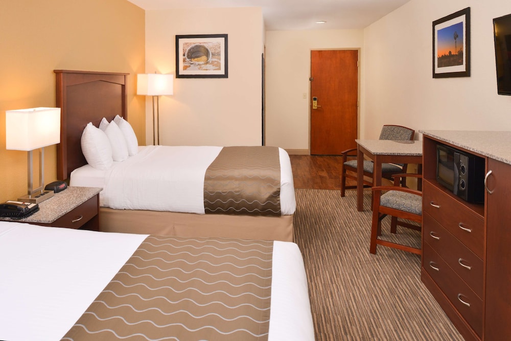 Standard Room, 2 Double Beds, Non Smoking, Refrigerator & Microwave (2nd Floor;Larger Room) - Photo 4