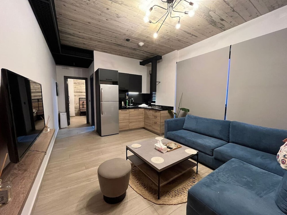Amine 601, 1-BR in Mar Mikhael