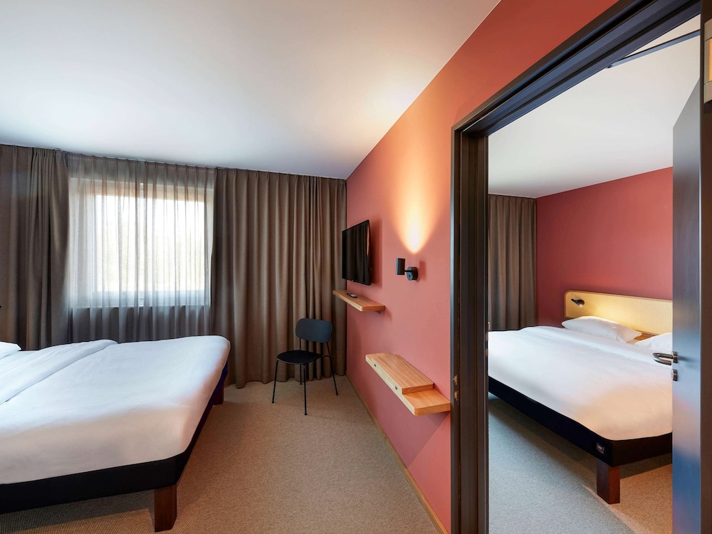 Standard Suite, 2 Double Beds, Connecting Rooms (Family) - Photo 4