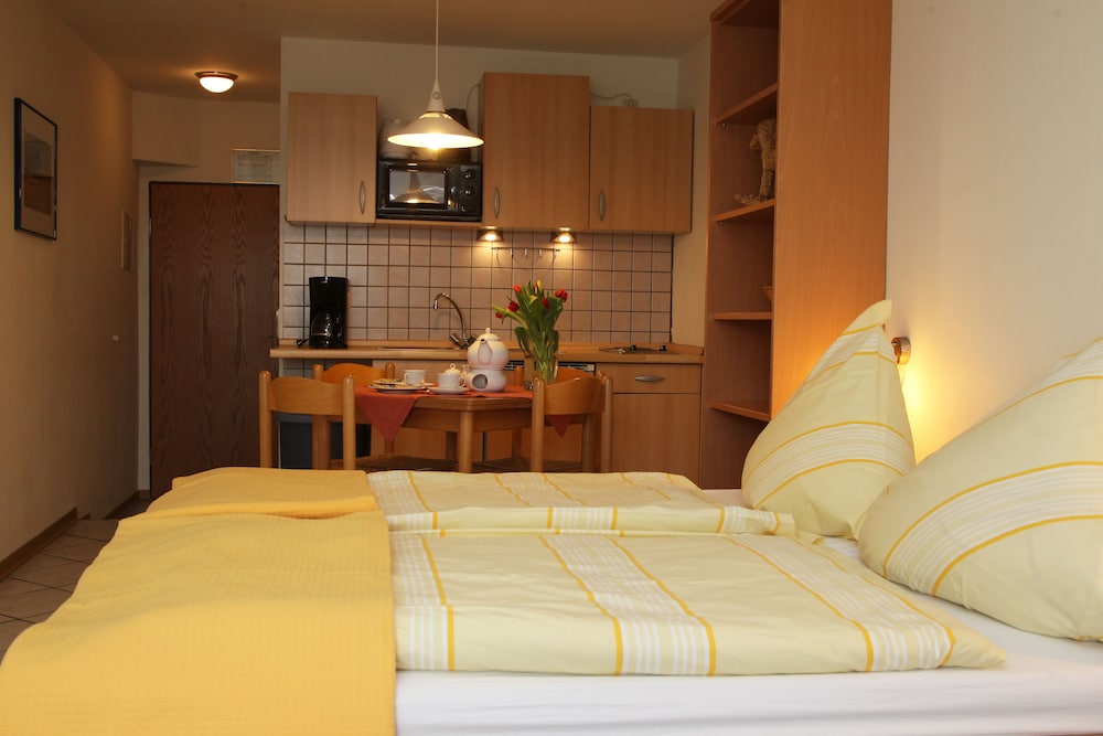Comfort Studio Suite, 1 Double Bed (Apt 11)