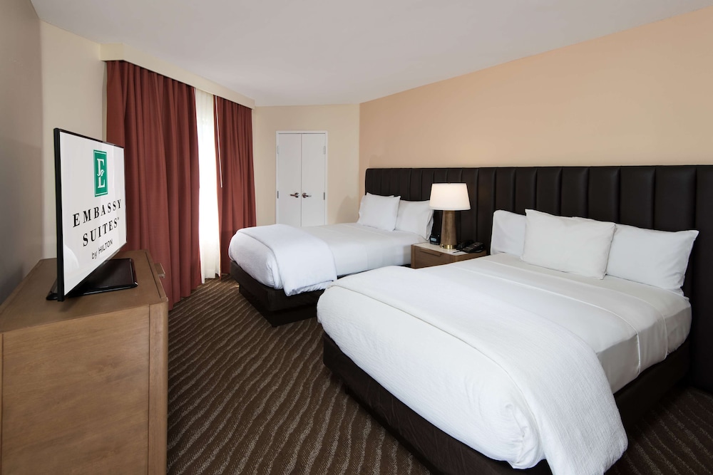 Suite, 2 Double Beds, Mountain View - Photo 2