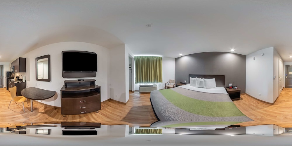 Deluxe Room, 1 King Bed, Accessible, Non Smoking photo 1