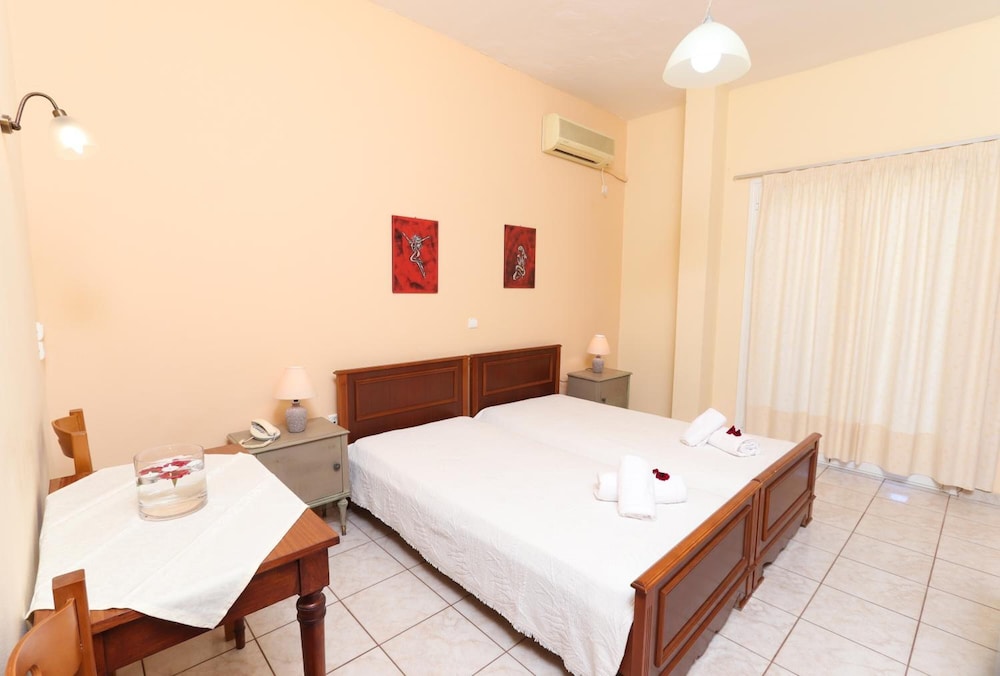 Basic Double or Twin Room photo 2