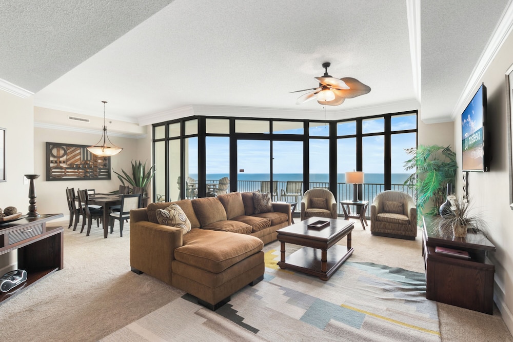 Signature Condo, 3 Bedrooms, Kitchen, Beach View
