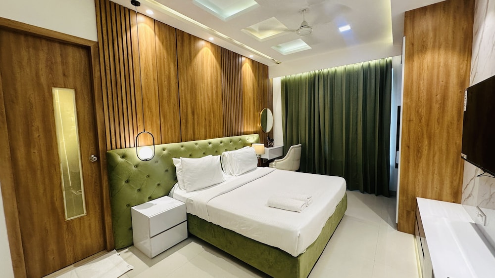 Deluxe Room - Photo 11