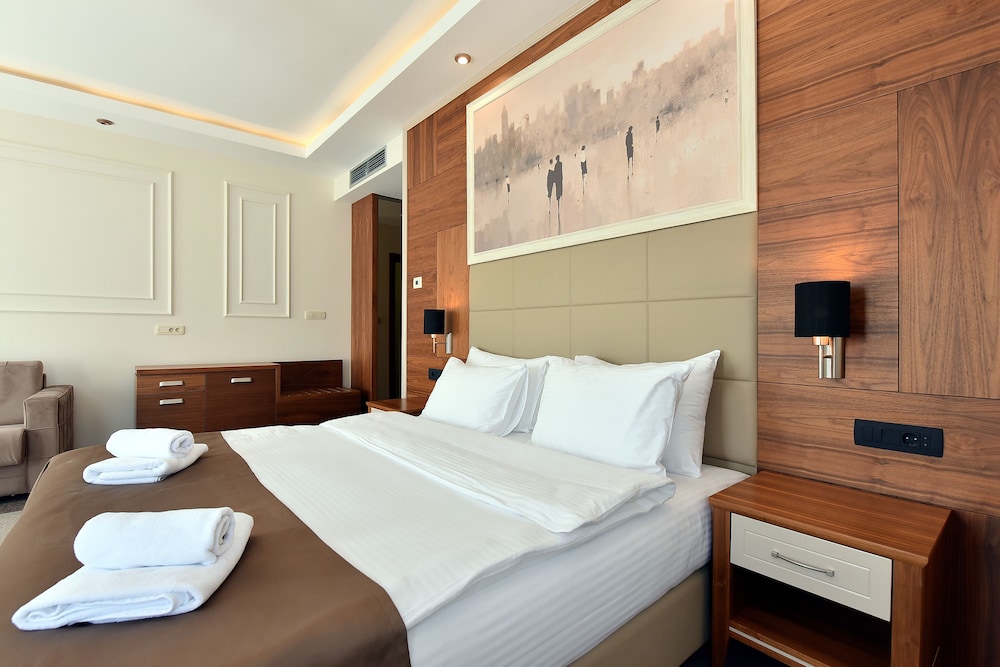 Standard Double Room - Photo 9