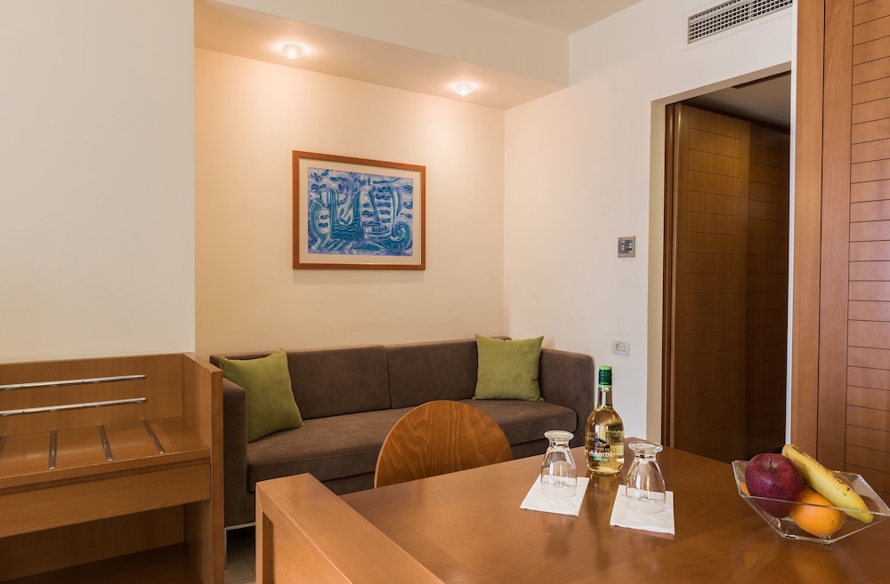 Inland View Room - Photo 13