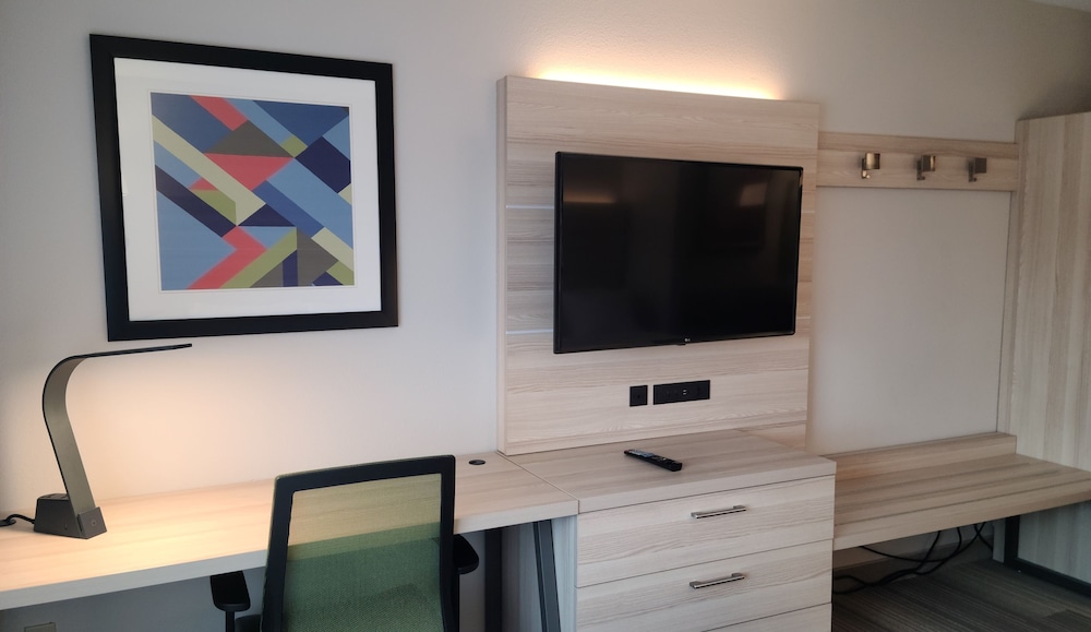 Suite, 2 Queen Beds - Photo 4