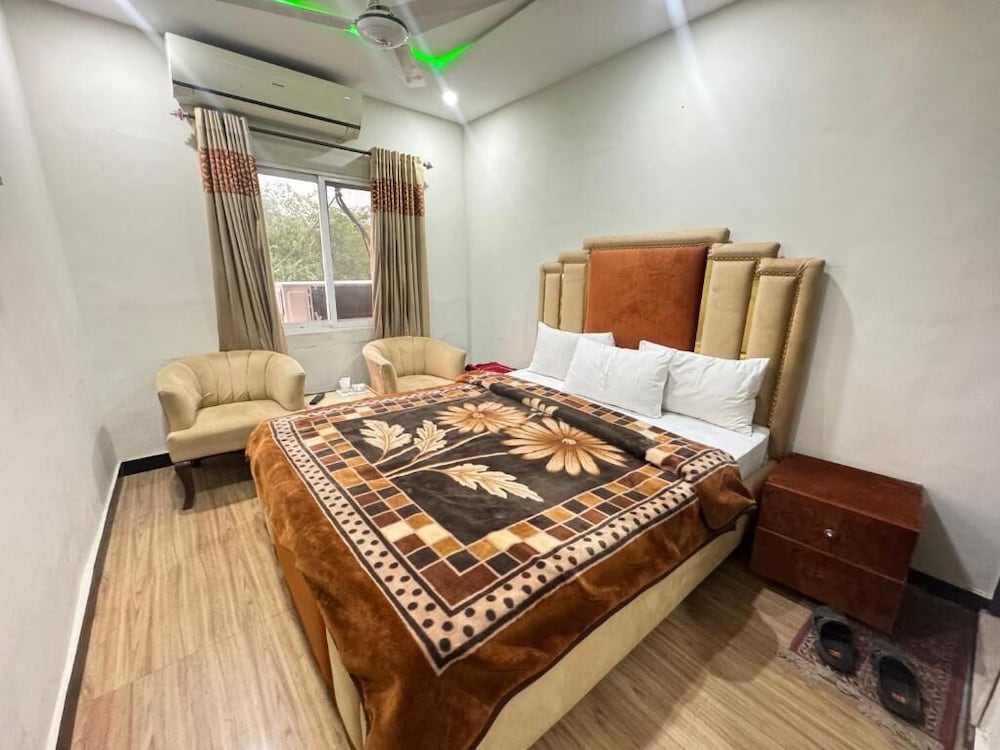 Deluxe Double or Twin Room