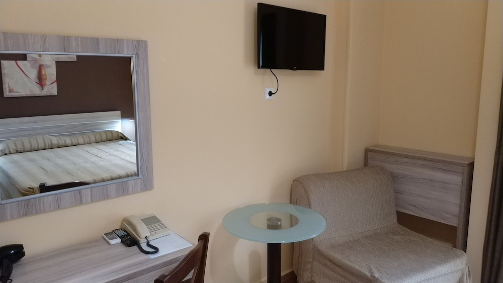 Double Room, Balcony - Photo 6