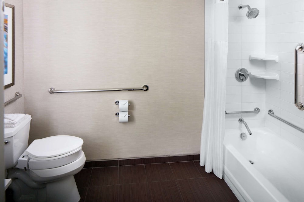 Room, Accessible - Photo 6