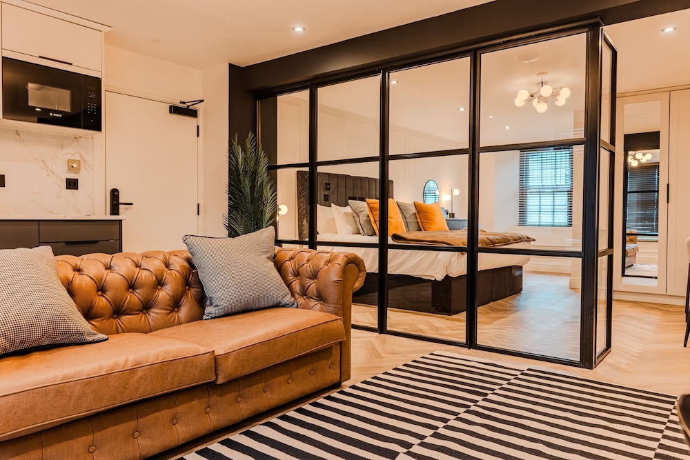 Luxury Apartment, 1 King Bed with Sofa bed, Non Smoking, Kitchenette