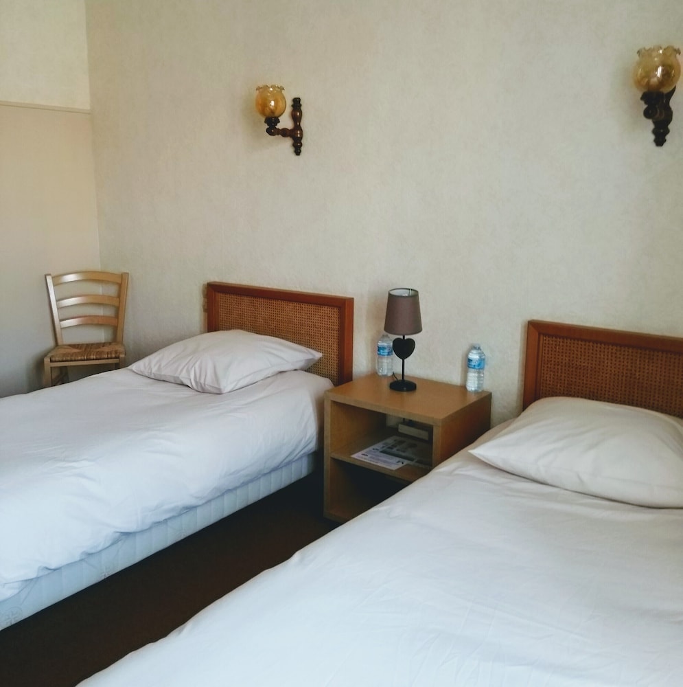 Economy Room, 2 Twin Beds photo 2
