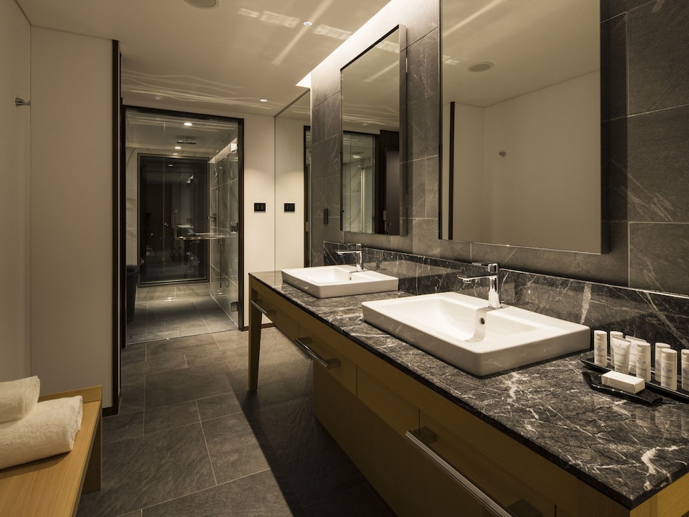 Portom Suite Room - Photo 4