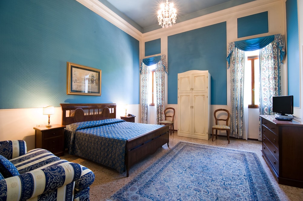 Junior Studio Suite