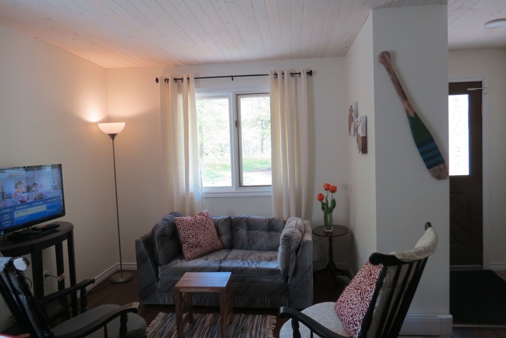 Signature Cottage, 2 Bedrooms, Kitchenette, River View photo 3