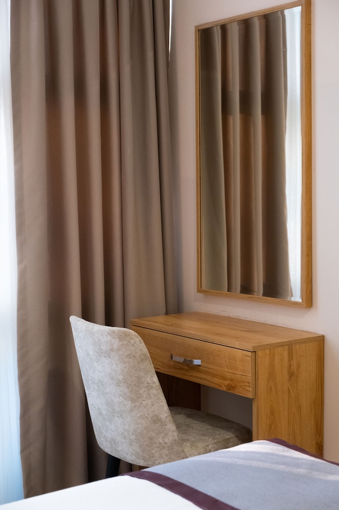 Family Suite, 2 Bedrooms, City View photo 2