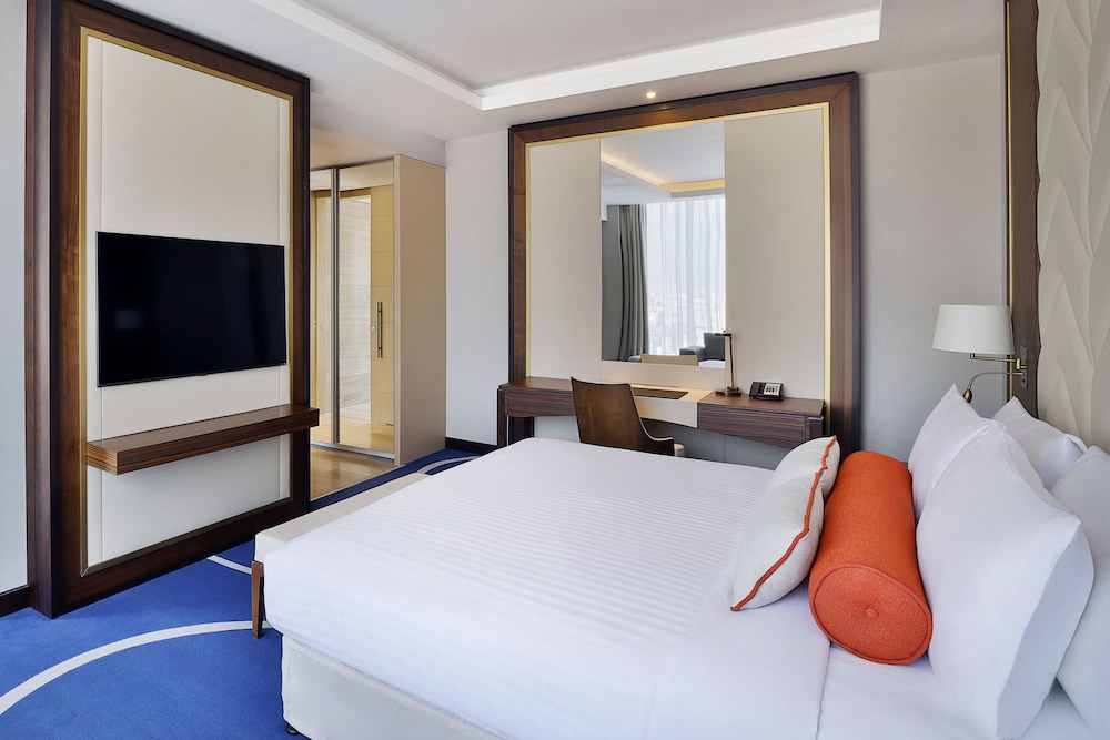 Executive Room, 1 King Bed - Photo 9